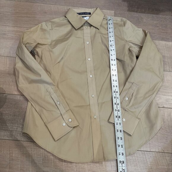 DEVON & JONES WOMENS TAN LONG SLEEVE BUTTON SHIRT MEDIUM NWOT - Picture 3 of 8
